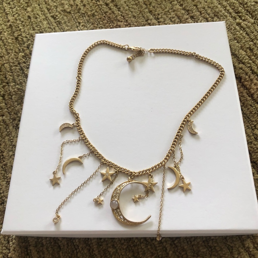 Moon necklace color gold